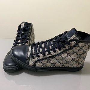 Authentic men’s Gucci GG canvas & leather high-top sneakers. Size:7